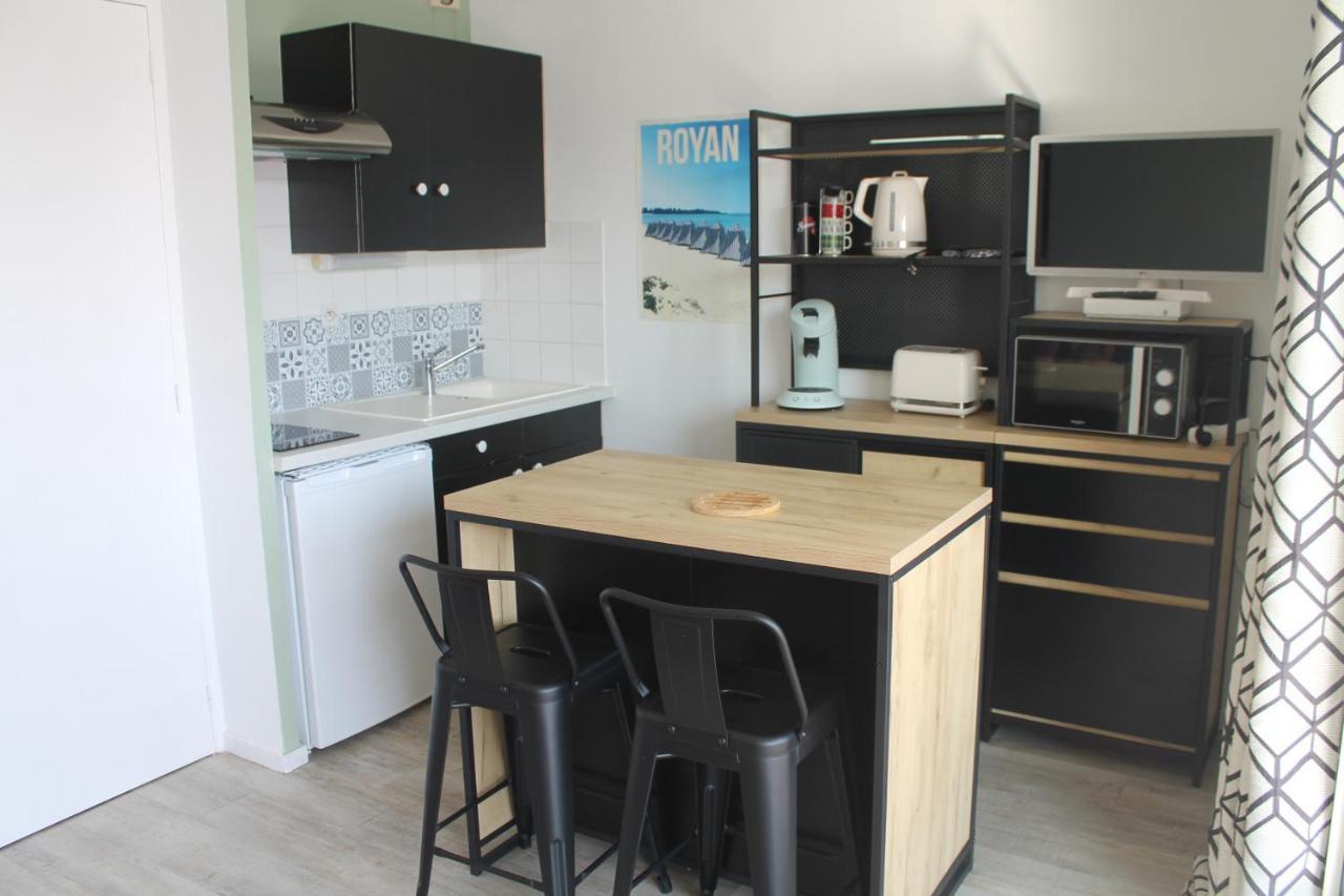 Studio Avec Parking Proche Plage Et Centre Apartment Royan Luaran gambar