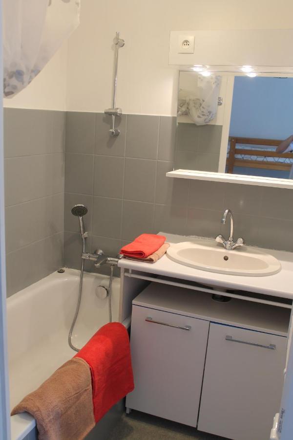 Studio Avec Parking Proche Plage Et Centre Apartment Royan Luaran gambar